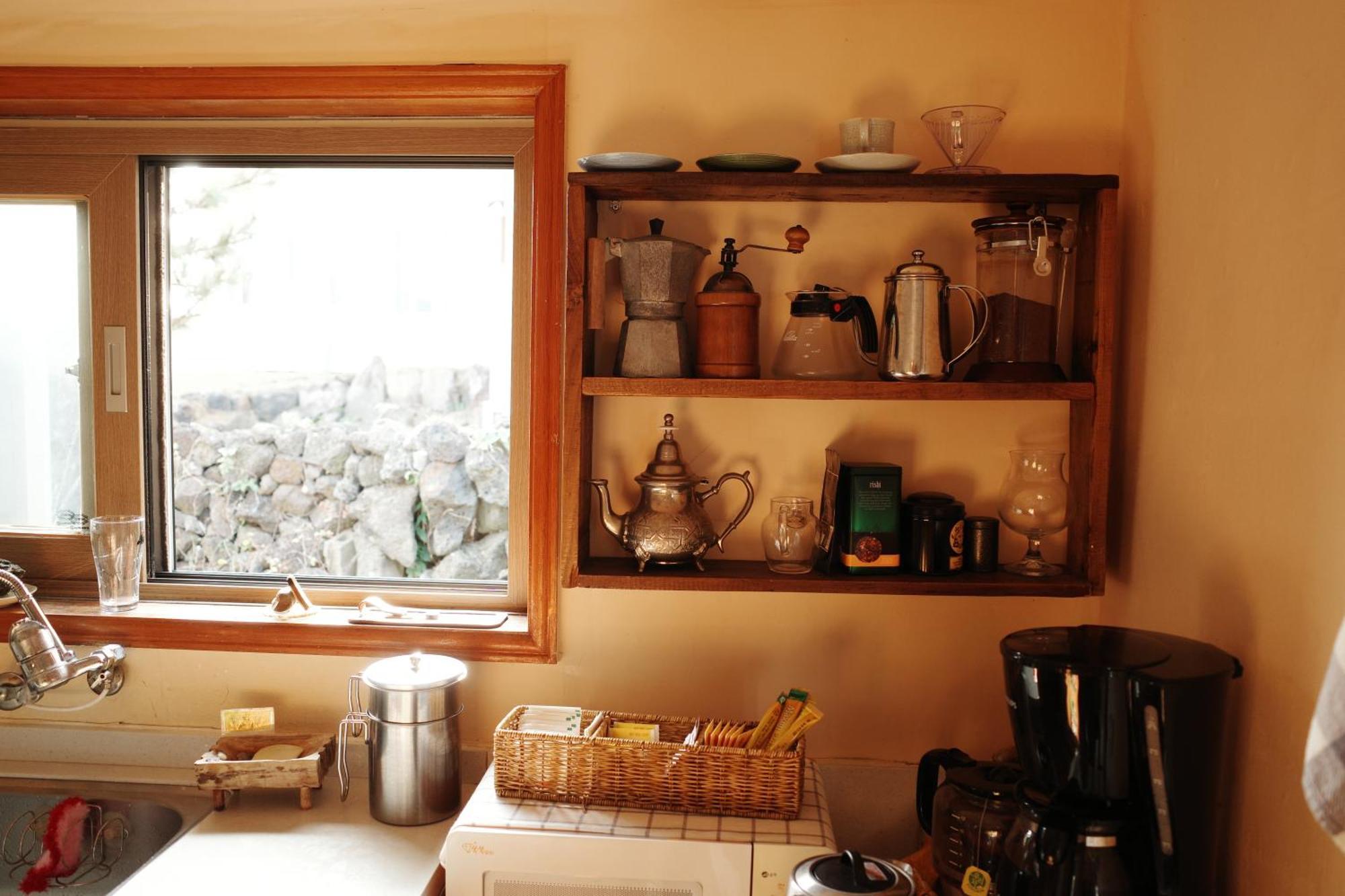 Shanti Shanti Guest House Jeju Buitenkant foto